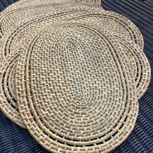 Jute/straw oval placemats